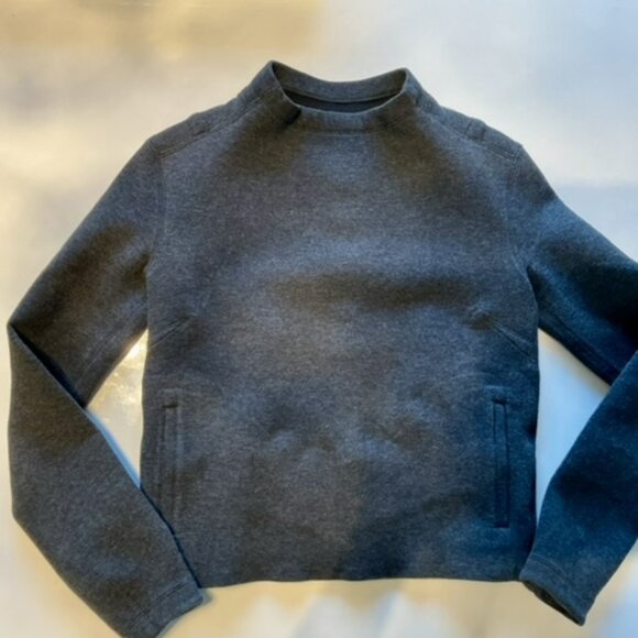 Lululemon NWOT grey scuba crop top with open neck, fleecy, long sleeve size 2 - Picture 3 of 8